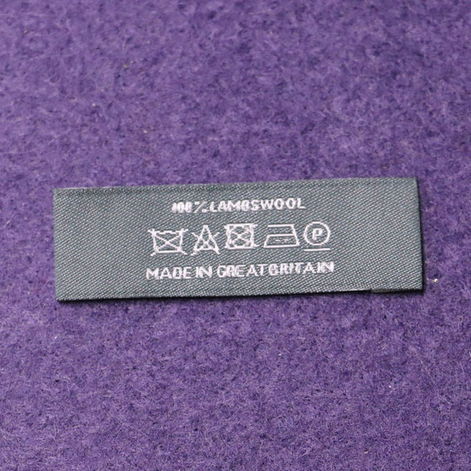 Finissage de coupe de la chaleur de pli d'extrémité de labels de cou tissé par vêtement de noir d'OEM