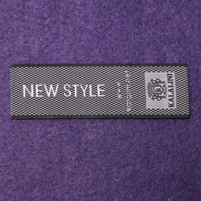 Le vêtement de coupe de la chaleur a directement coupé des labels de nom pour le logo fait sur commande de marque de vêtements