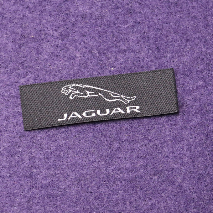 Labels de cou tissés par habillement élégant fait sur commande pour le pardessus, labels tissés de pli central