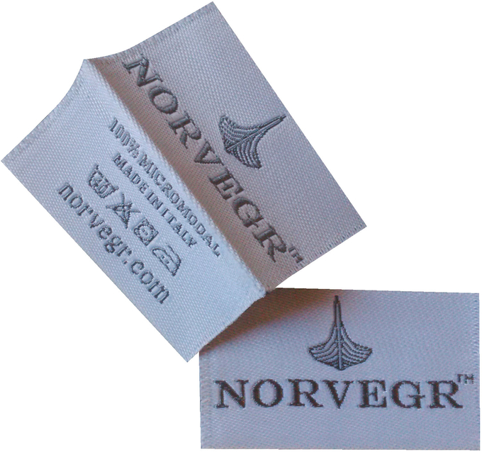 Les labels d'habillement pliés par extrémité pour le logo de nom de marque déposée de sacs de couvertures cousent dessus